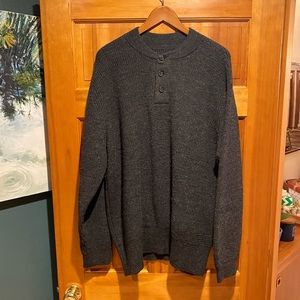 Beautiful Filson wool sweater! Extremely warm and can be dressed up or down.